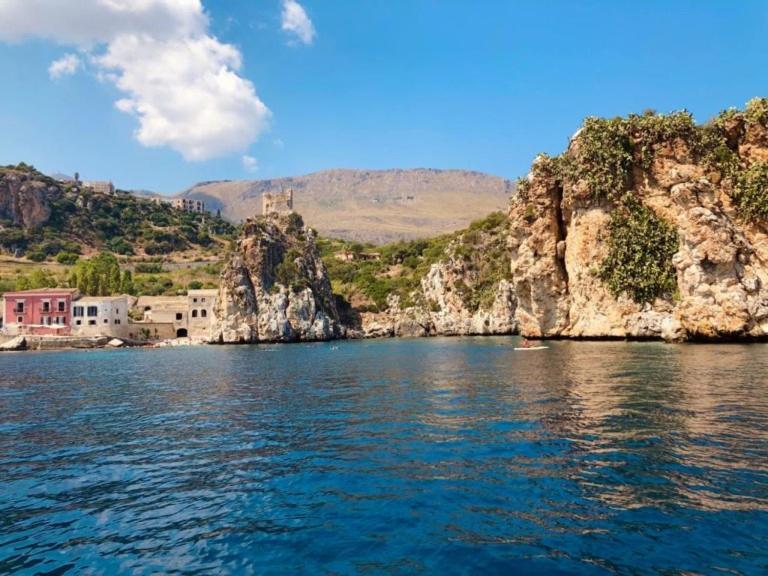 Casa Vacanza Accetta Trappeto  Exteriör bild